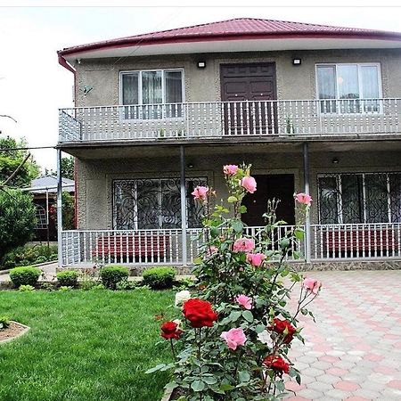 Hotel Oniks Kutaisi Bagian luar foto