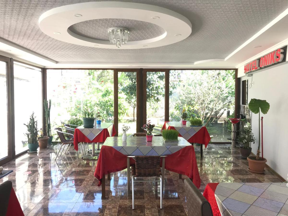 Hotel Oniks Kutaisi Bagian luar foto