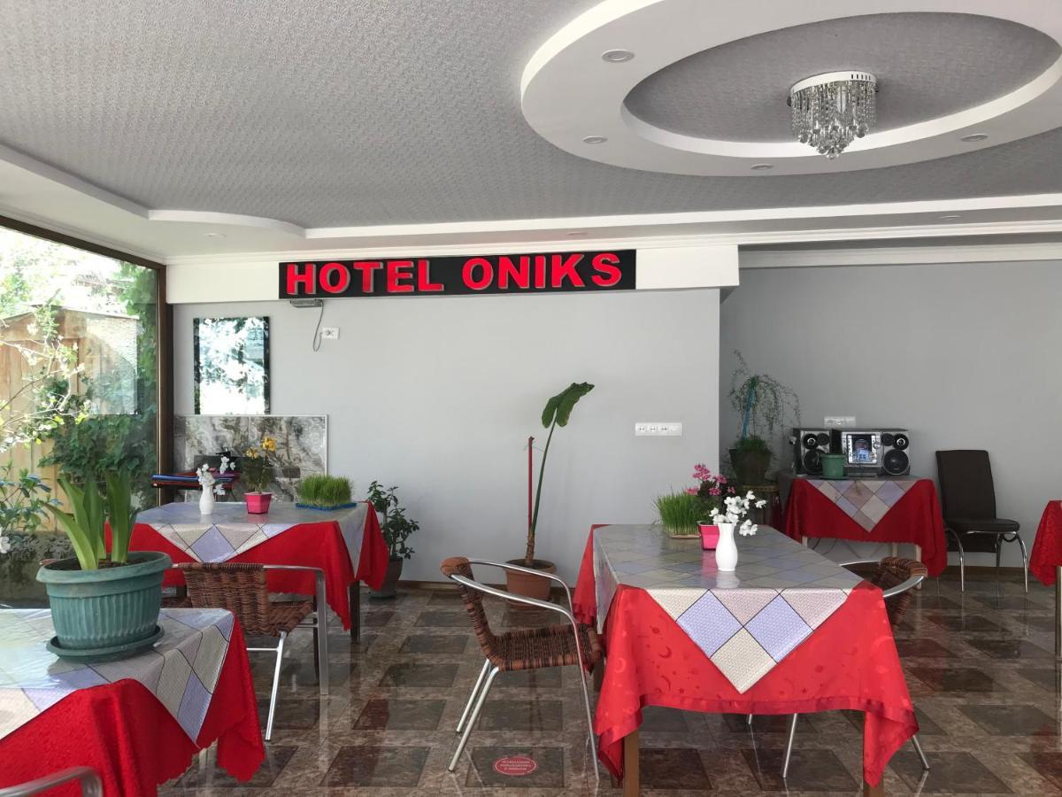 Hotel Oniks Kutaisi Bagian luar foto