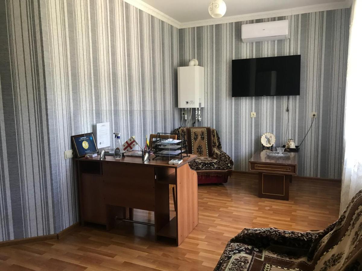 Hotel Oniks Kutaisi Bagian luar foto
