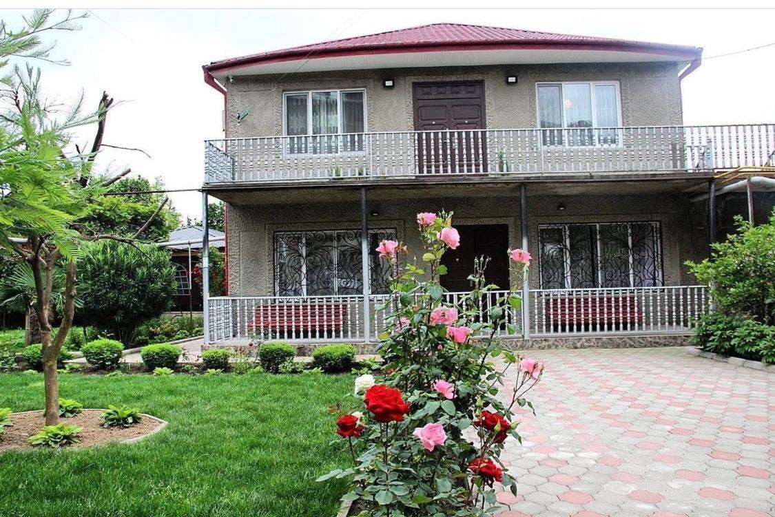 Hotel Oniks Kutaisi Bagian luar foto