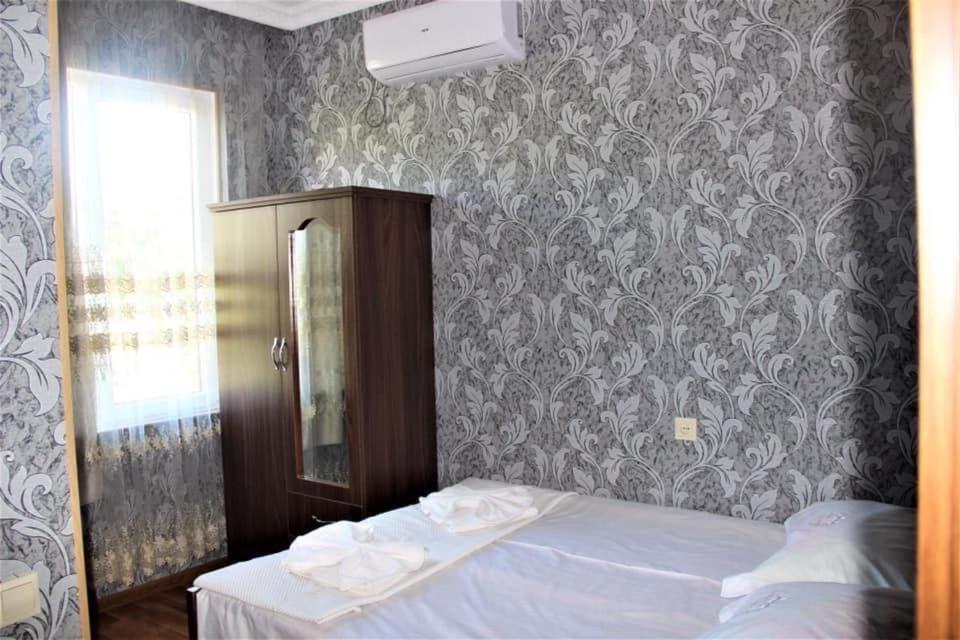 Hotel Oniks Kutaisi Bagian luar foto